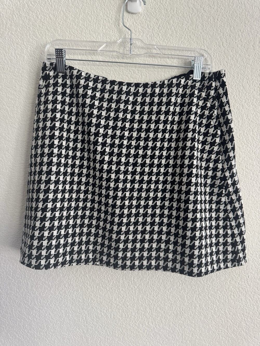 Cabi Passport Skort Size 8 Houndstooth